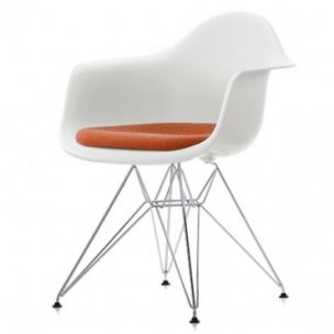 Vitra Eames Fiberglass Chairs DAR 440 441 00