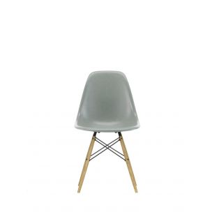 Vitra Eames Fiberglass Side Chair DSW 440 405 00