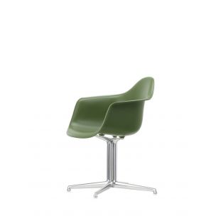 Vitra Eames Plastic Chairs DAL 440 360 00