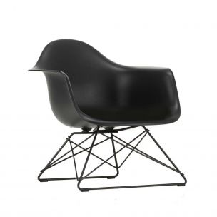 Vitra Eames Plastic Chairs LAR 440 475 00